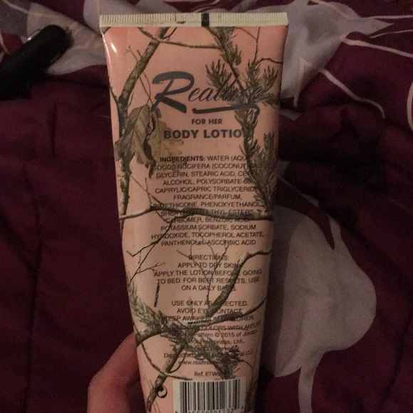 RealTree - Picture 2 of 2